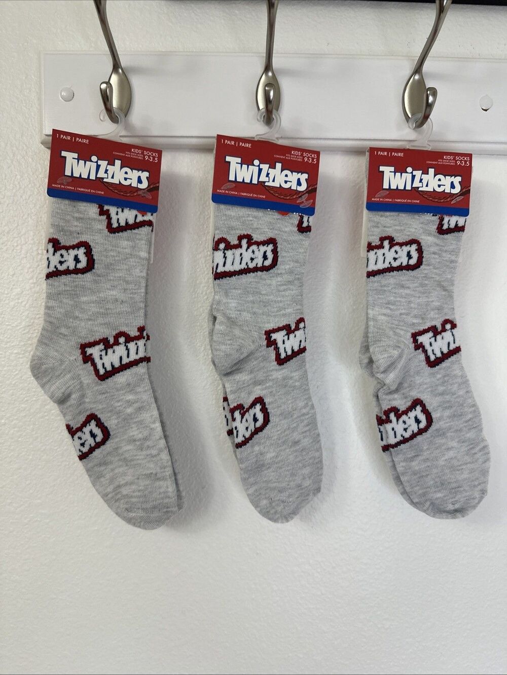 Twizzlers Kids Crew Socks 3 Pair Grey W/Logo Candy Novelty Size 9-3.5 Triplets